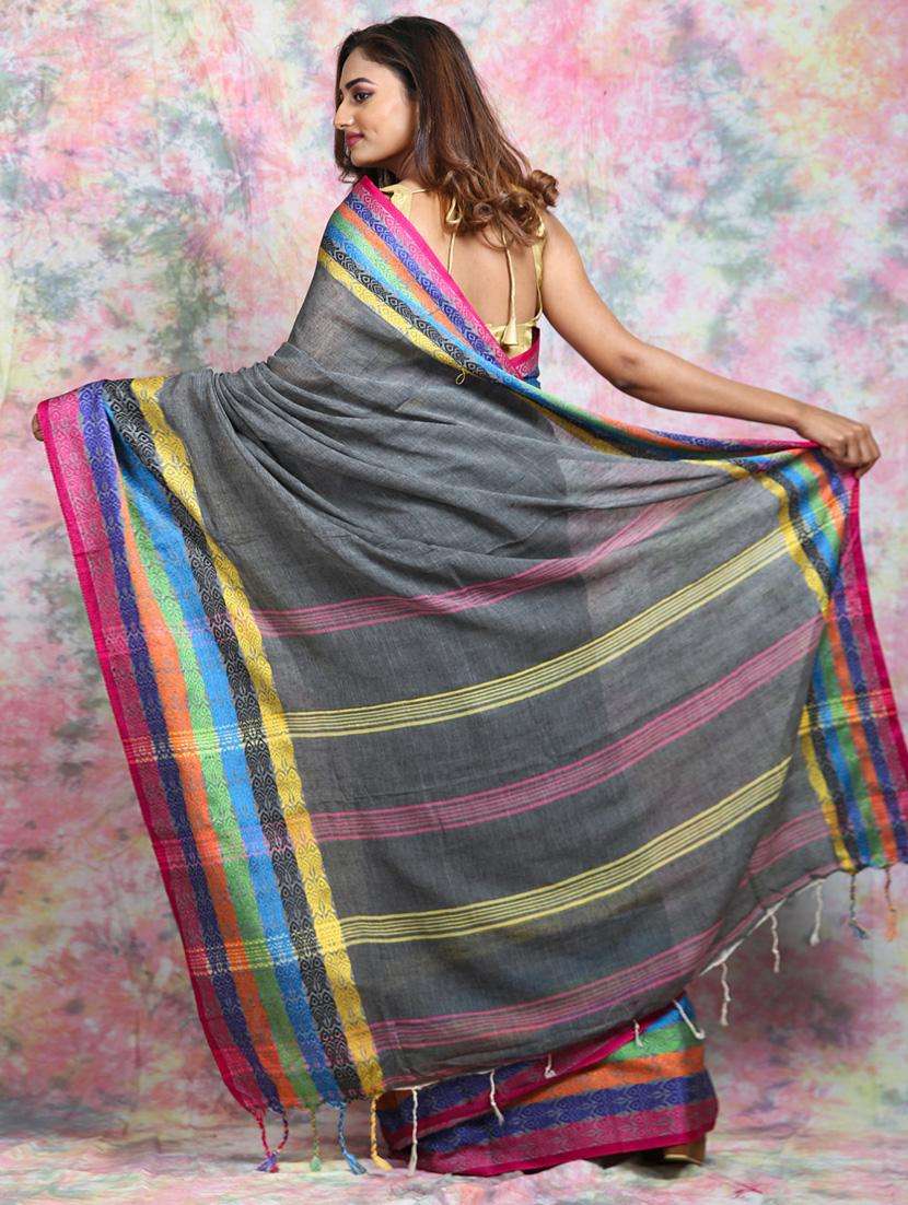 women self design handloom saree with blouse - 22046117 -  Standard Image - 1