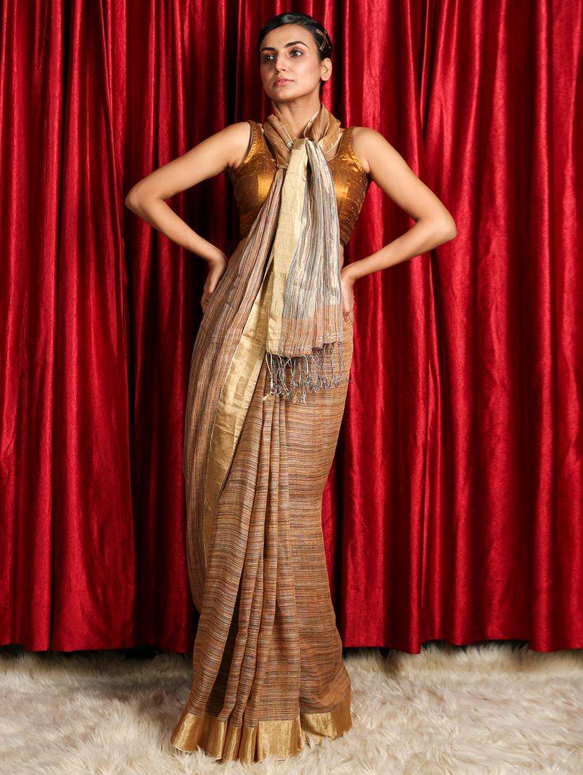 women self design handloom saree with blouse