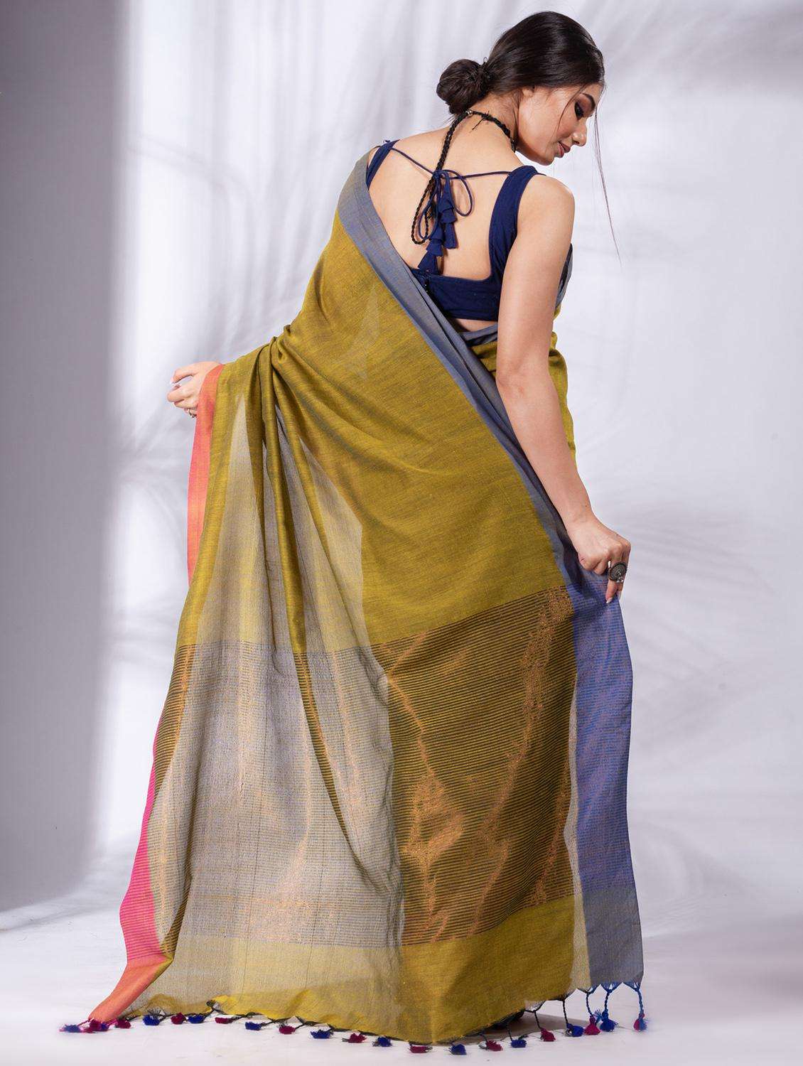 women solid with bordered handloom saree with blouse - 22046137 -  Standard Image - 1