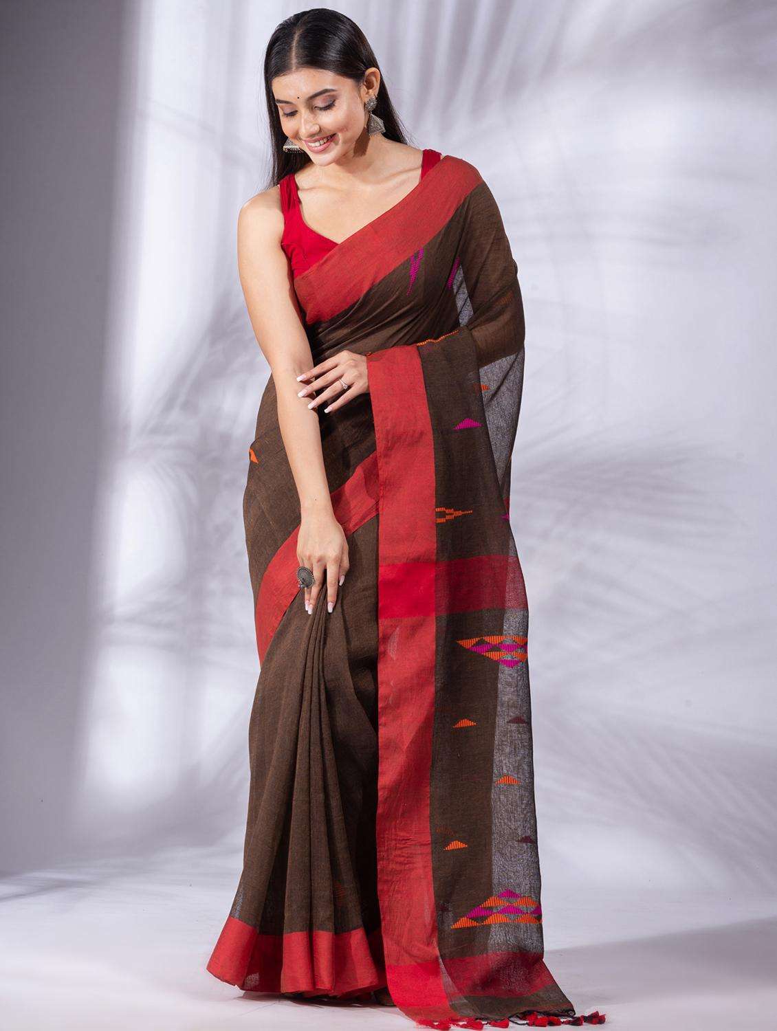women self design handloom saree with blouse - 22046145 -  Zoom Image - 0