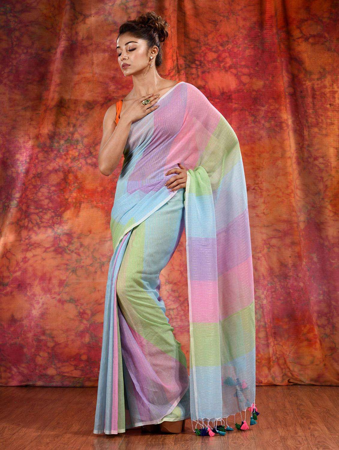 women color block handloom saree with blouse - 22046156 -  Standard Image - 1