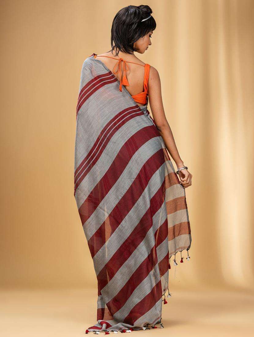 women striped handloom saree with blouse - 22046233 -  Standard Image - 1