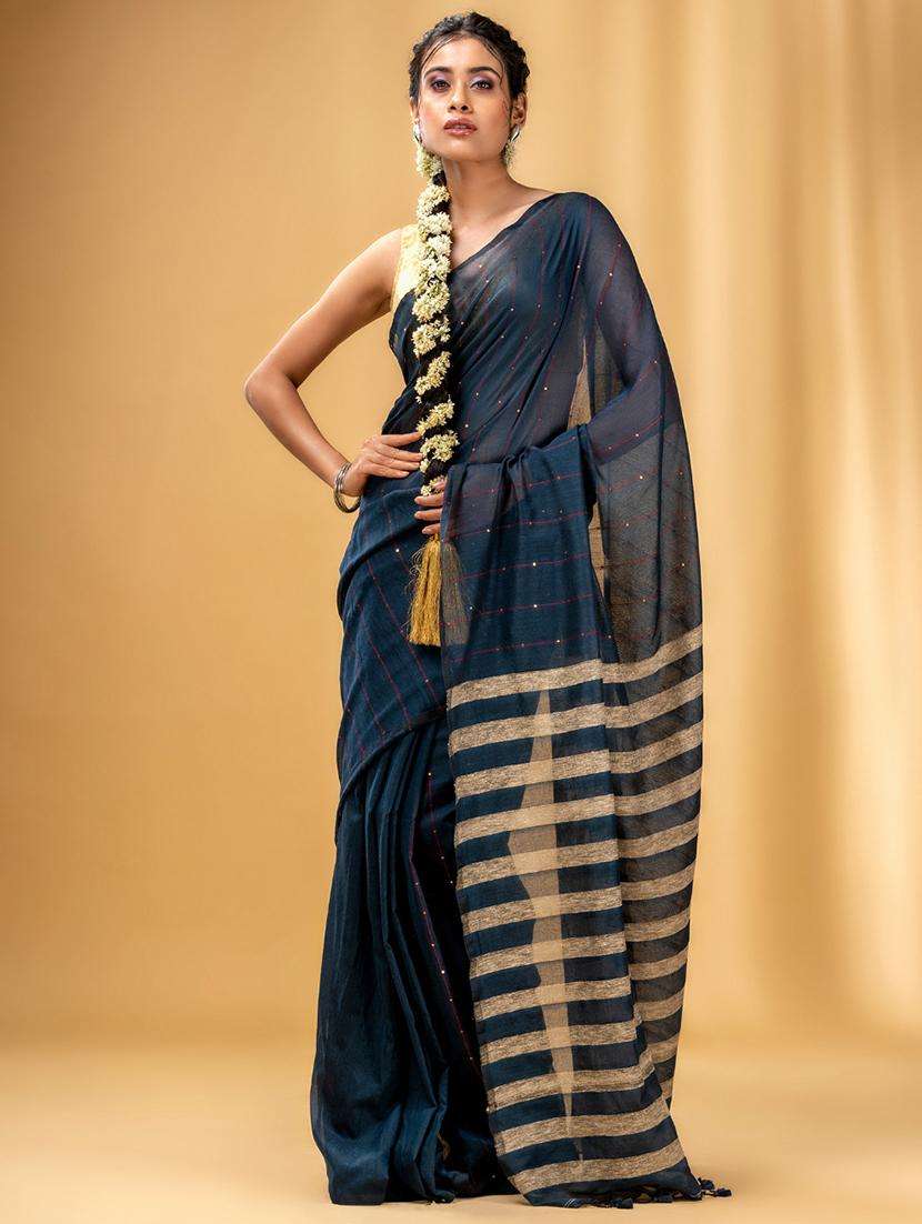 women self design handloom saree with blouse