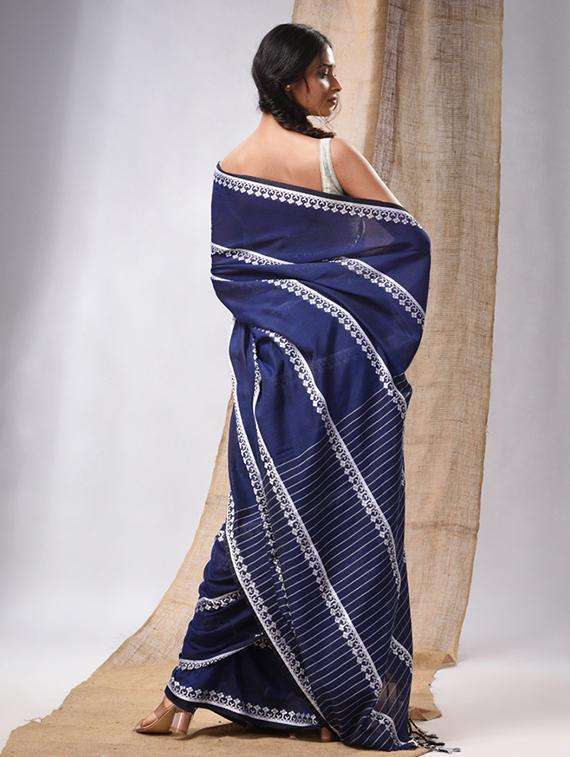 women self design handloom saree with blouse - 22046243 -  Standard Image - 1