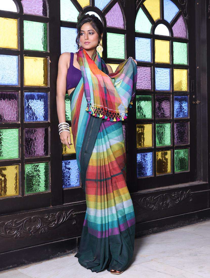 women striped handloom saree