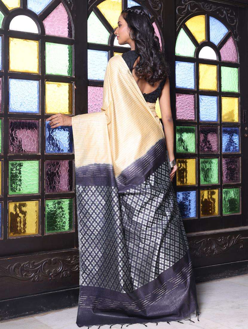 women self design handloom saree with blouse - 22046421 -  Standard Image - 1