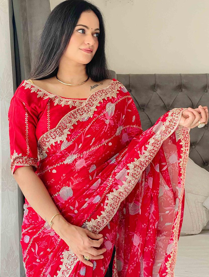 women floral printed embroidered saree with blouse - 22047913 - Standard Image - 4