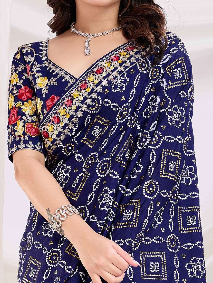 women bandhani printed bordered saree with blouse - 22047930 - Standard Image - 4