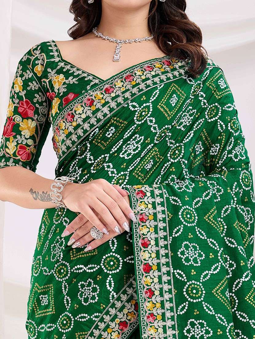 women bandhani printed bordered saree with blouse - 22047932 -  Standard Image - 4