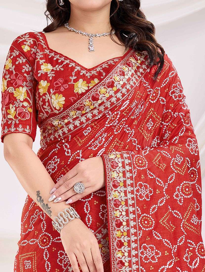 women bandhani printed bordered saree with blouse - 22047933 - Standard Image - 4