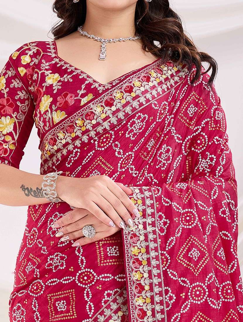 women bandhani printed bordered saree with blouse - 22047935 - Standard Image - 4