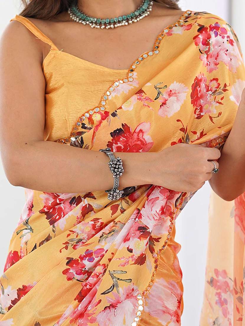 women printed casual wear saree with blouse - 22047966 - Standard Image - 4