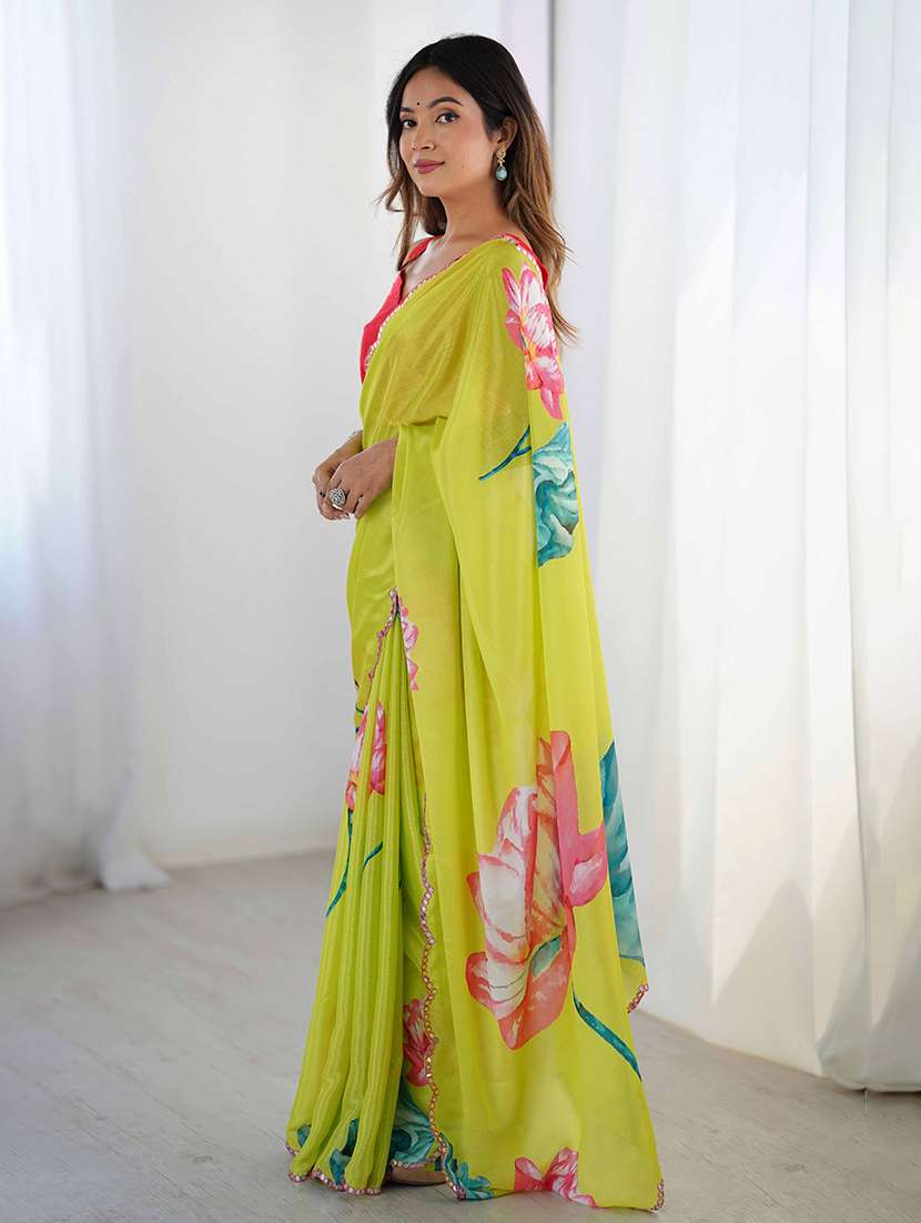 women printed casual wear saree with blouse - 22047968 -  Standard Image - 1