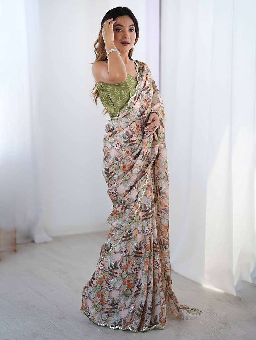 women printed casual wear saree with blouse - 22047973 -  Standard Image - 1