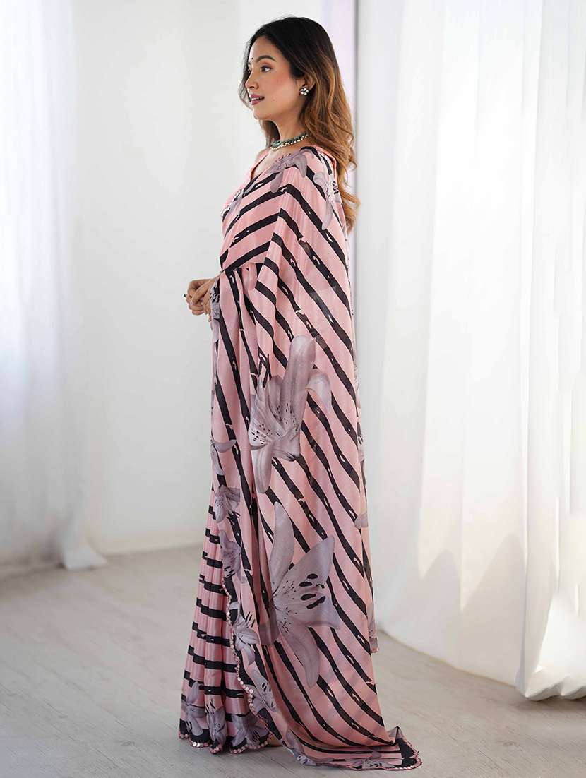 women printed casual wear saree with blouse - 22047981 -  Standard Image - 1