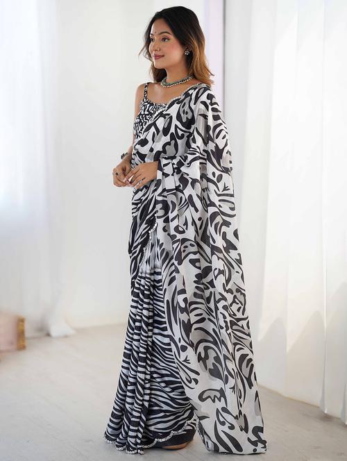 women printed casual wear saree with blouse - 22047985 - Standard Image - 0