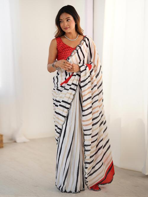 women printed casual wear saree with blouse - 22047991 -  Standard Image - 0