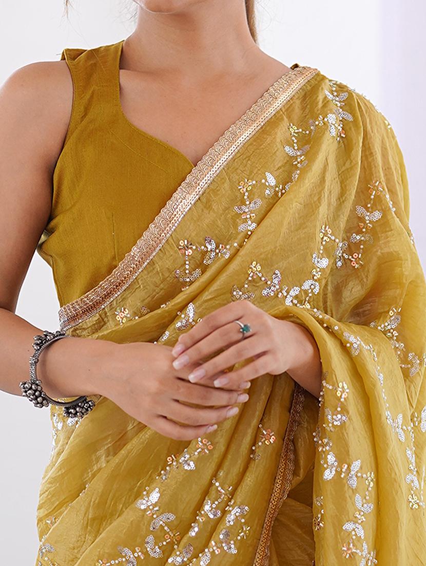women solid with work embellished saree with blouse - 22047995 - Standard Image - 4