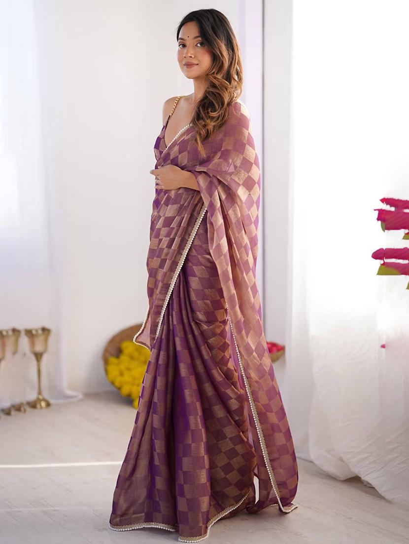 women checkered printed saree with blouse - 22048023 - Standard Image - 1