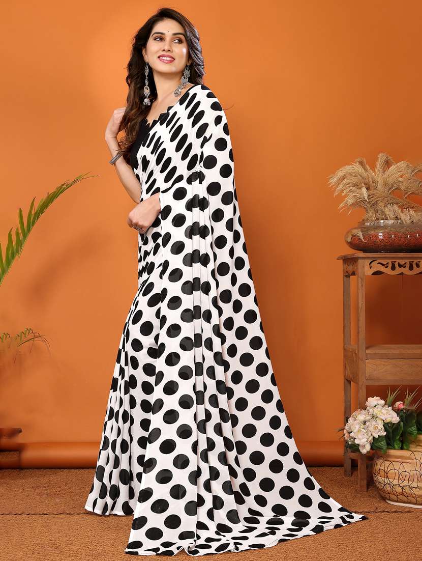 women printed casual wear saree with blouse - 22048637 - Standard Image - 1