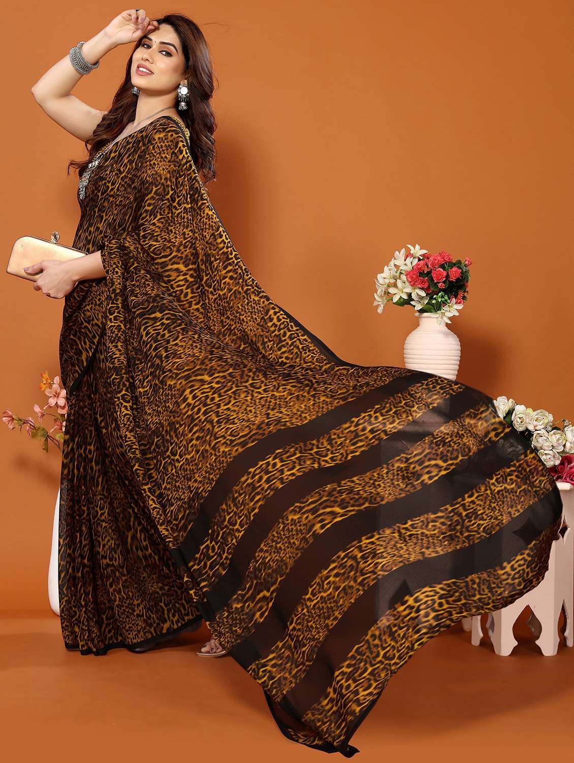 women printed casual wear saree with blouse - 22048641 -  Standard Image - 1