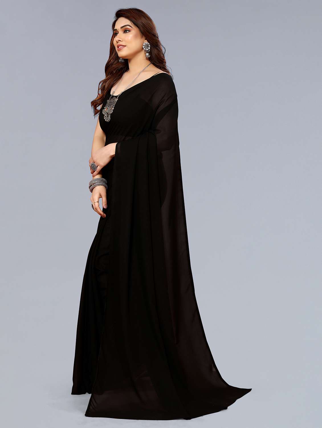 women solid plain saree with blouse - 22048947 -  Standard Image - 1