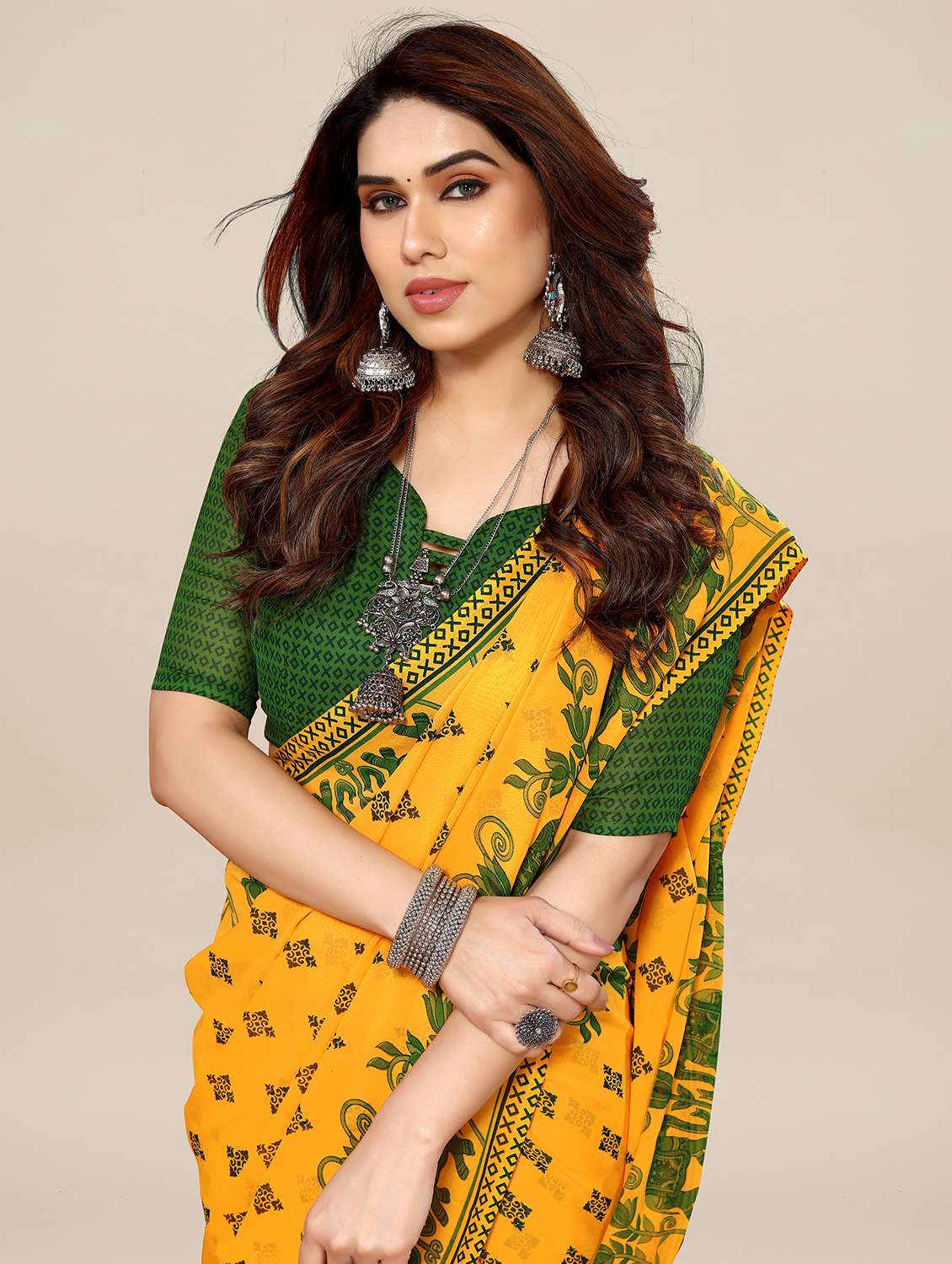 women printed casual wear saree with blouse - 22049349 -  Standard Image - 4
