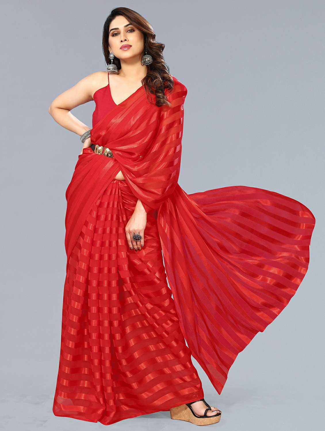women striped plain saree with blouse - 22050148 -  Standard Image - 1