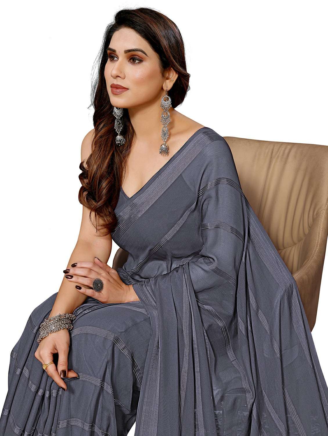 women striped plain saree with blouse - 22050254 -  Standard Image - 4