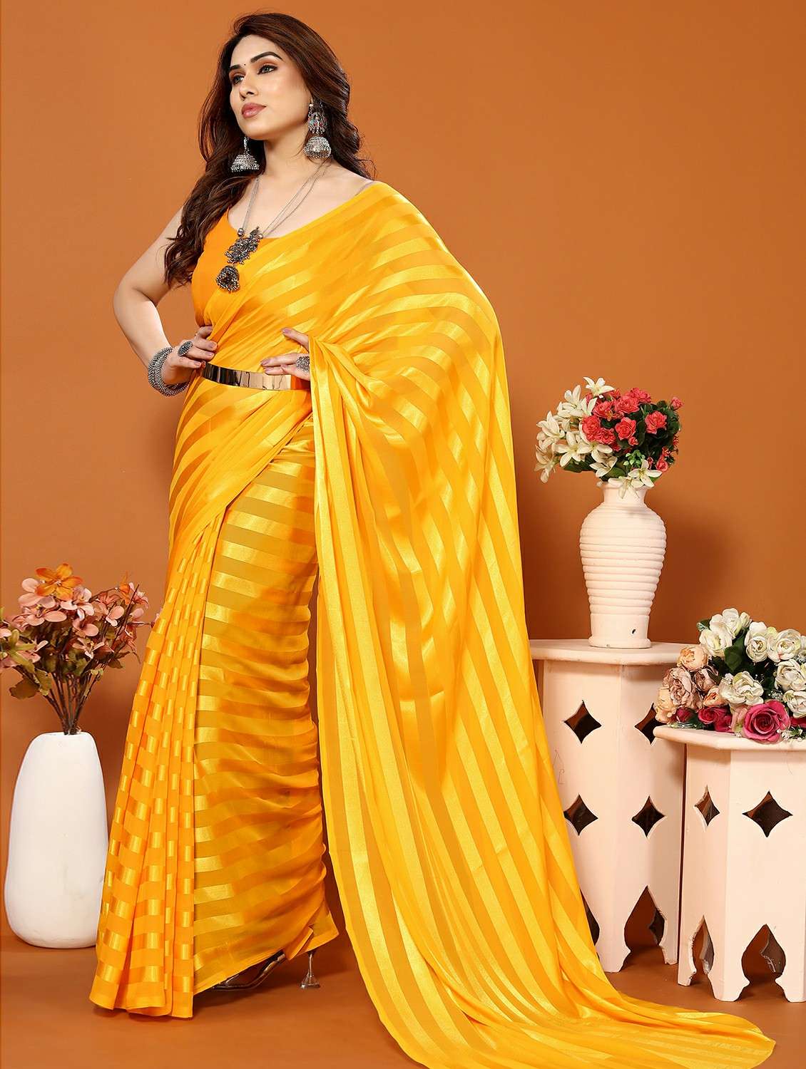 women striped plain saree with blouse - 22050295 -  Standard Image - 1