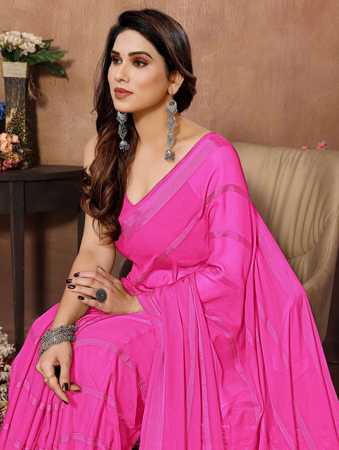 women striped plain saree with blouse - 22050326 - Standard Image - 4
