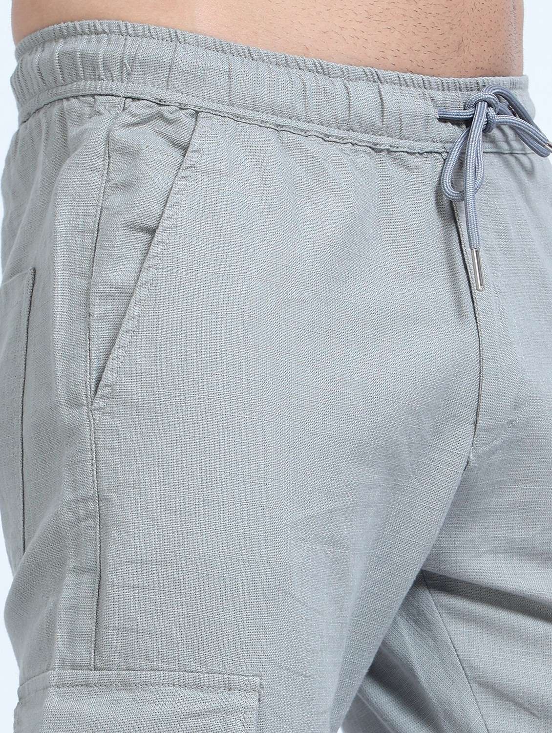 men solid mid rise regular fit cargo - 22052297 -  Standard Image - 4