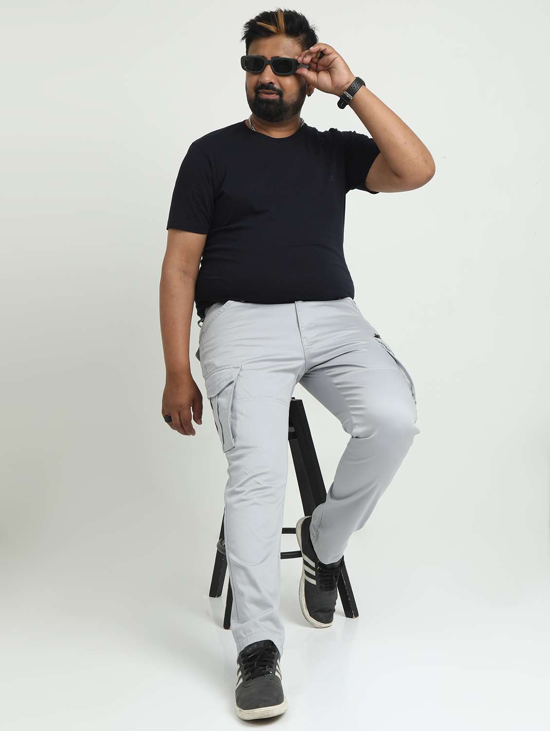 men solid mid rise regular fit cargo - 22052367 -  Standard Image - 4