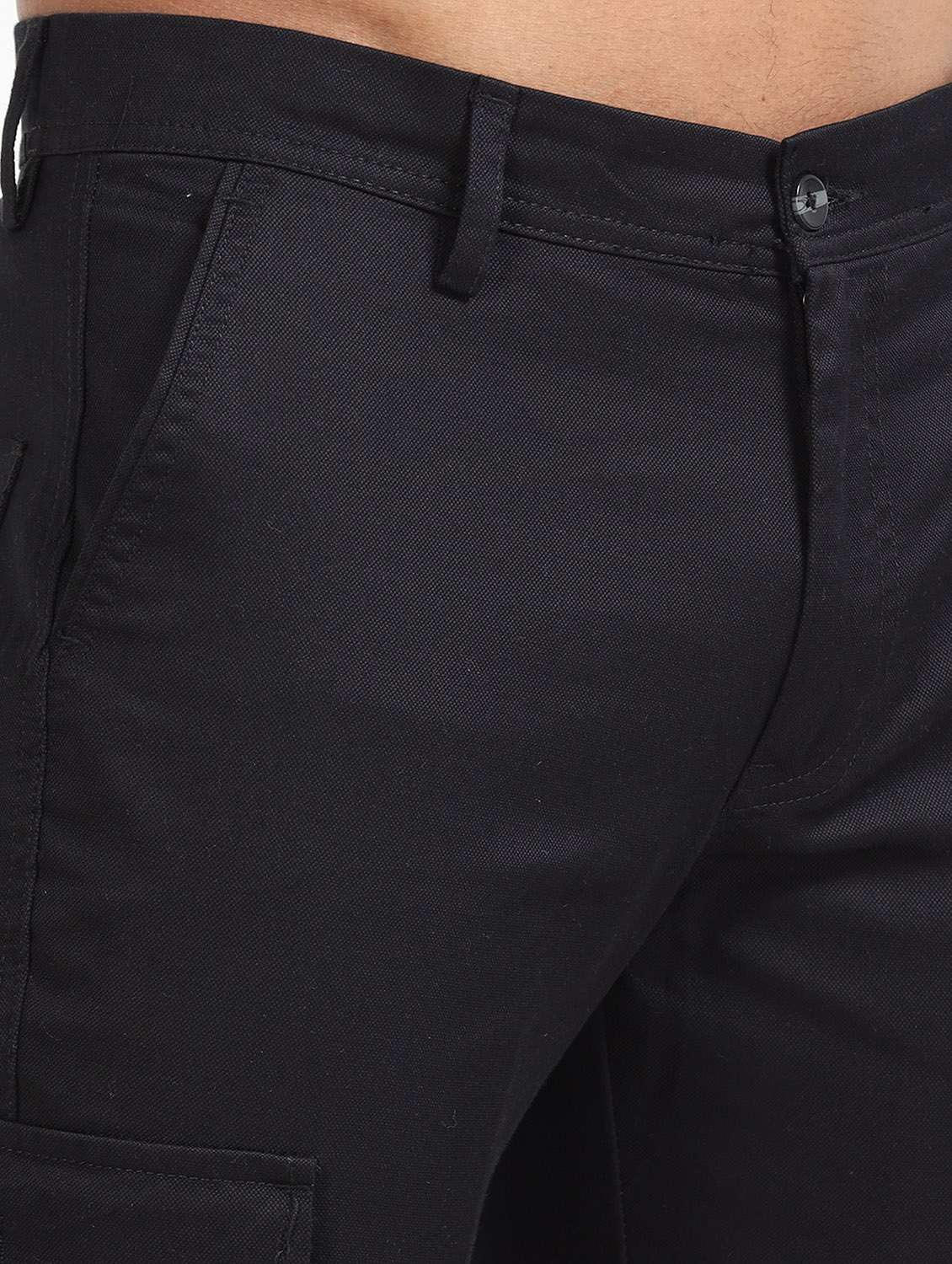 men solid mid rise regular fit cargo - 22052427 -  Standard Image - 4