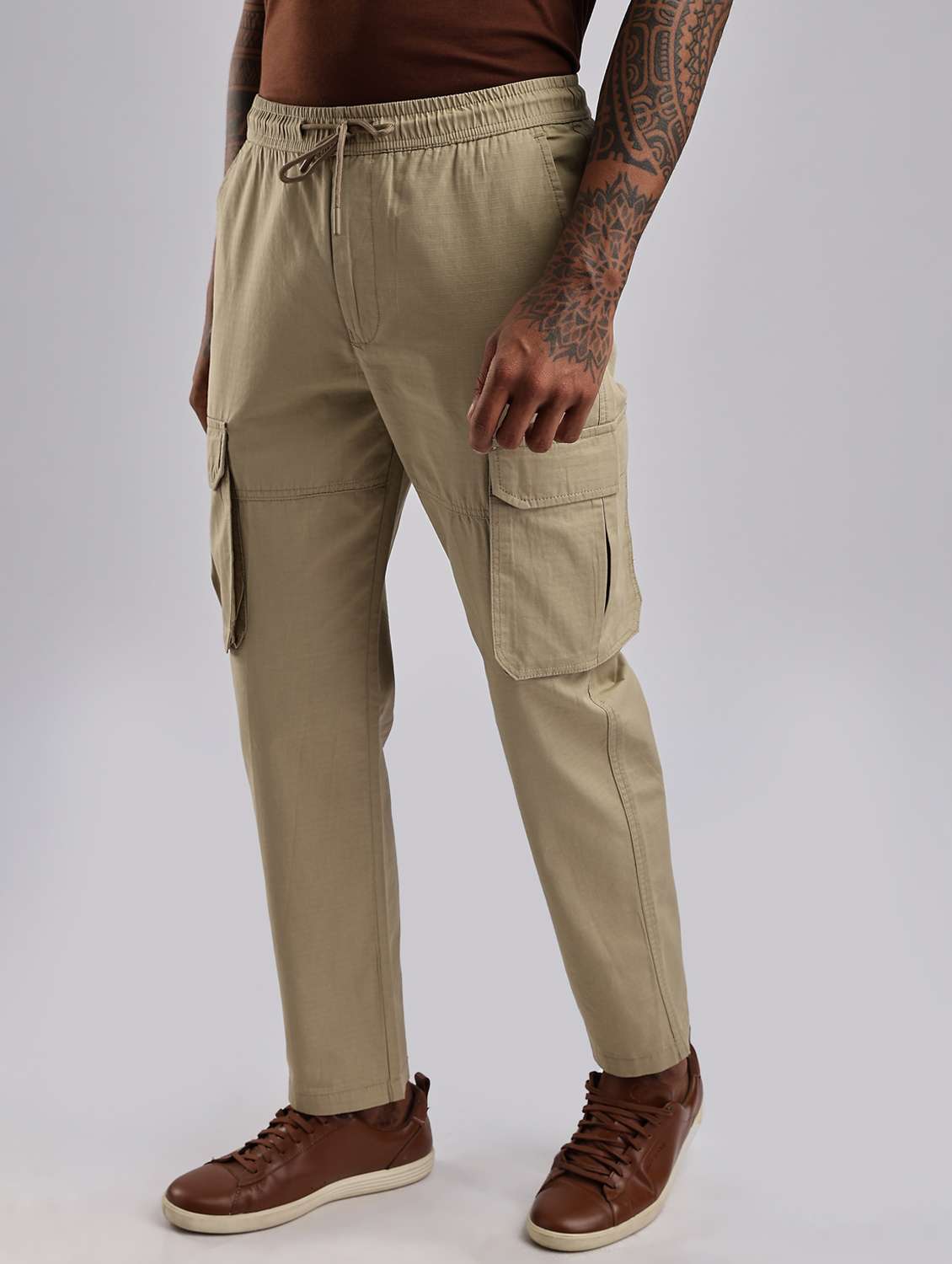 men solid mid rise relaxed fit cargo - 22052558 -  Standard Image - 1