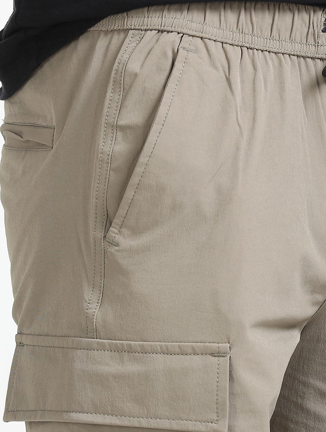 men solid mid rise regular fit cargo shorts - 22052641 - Standard Image - 4