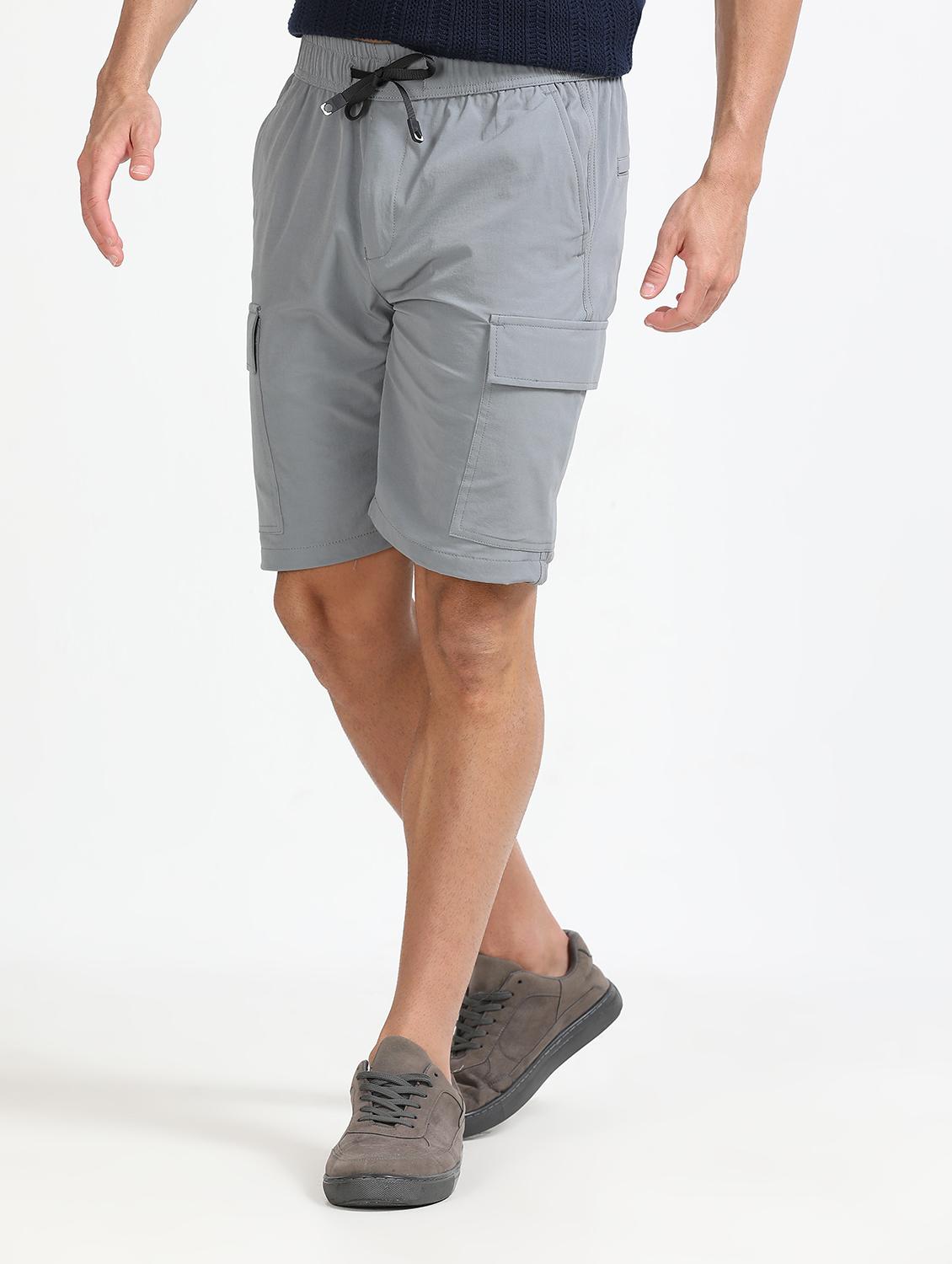 men solid mid rise regular fit cargo shorts - 22052643 - Standard Image - 1