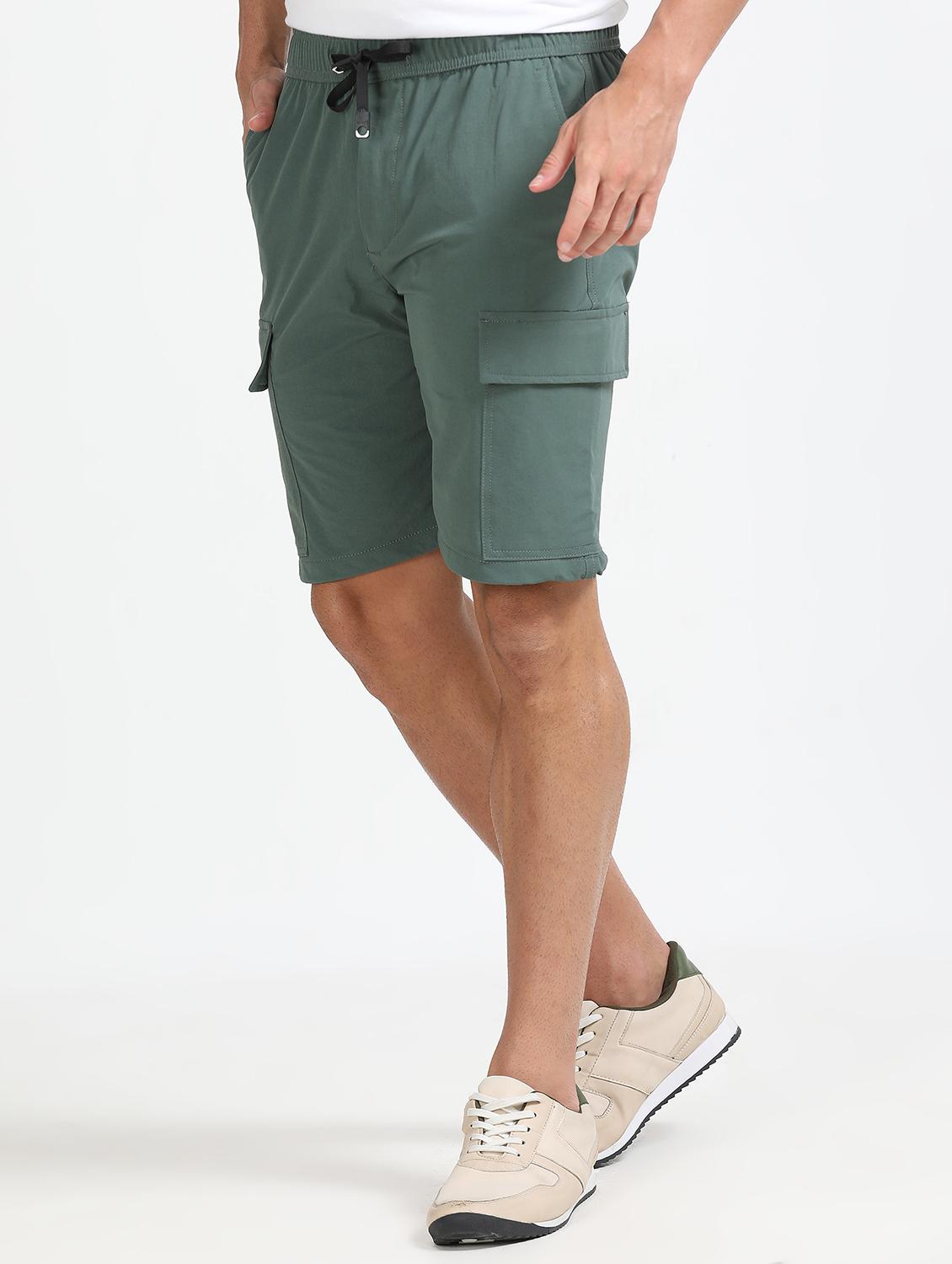 men solid mid rise regular fit cargo shorts - 22052646 - Standard Image - 1