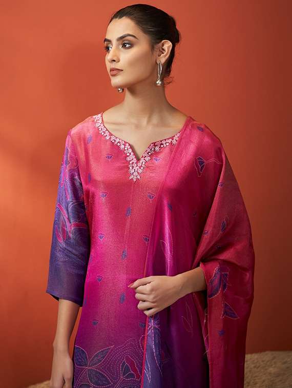 women three quarter sleeve kurta pant with dupatta set - 22052709 -  Standard Image - 1