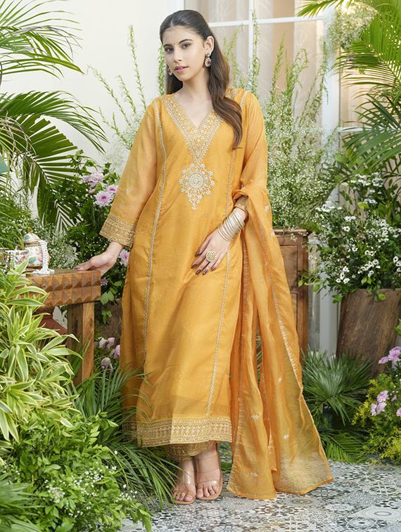 women three quarter sleeve kurta pant with dupatta set - 22052715 - Standard Image - 1