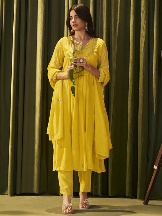 women three quarter sleeve kurta pant with dupatta set - 22052721 - Standard Image - 1