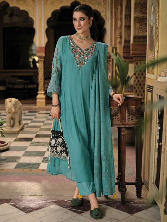women three quarter sleeve kurta pant with dupatta set - 22052732 -  Zoom Image - 0