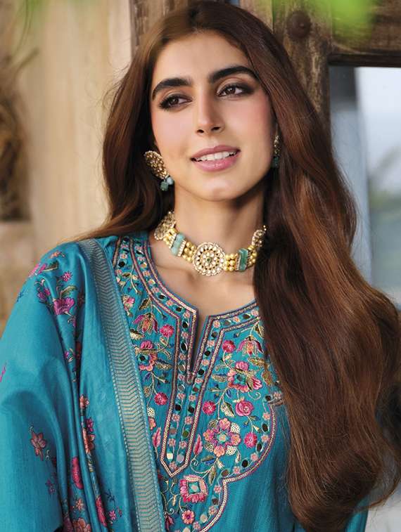 Women Embroidered Long Sleeve Kurta Pant With Dupatta Set