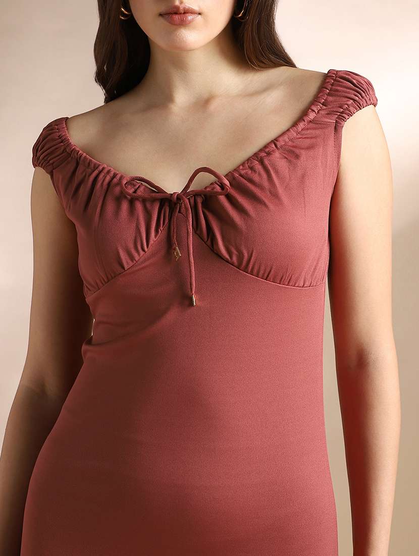 globus women rust sweetheart neck tie-ups detail gathered midi bodycon dress - 22052933 -  Standard Image - 4
