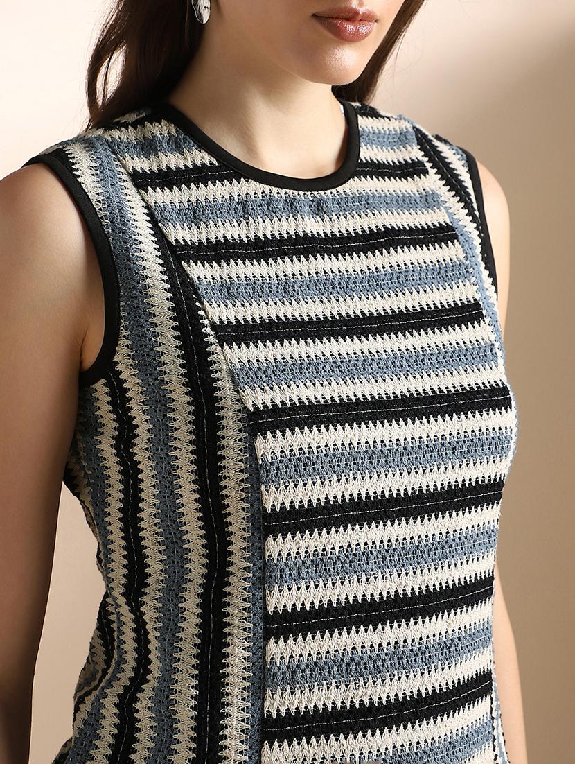 women self designed sleeveless crochet sheath dress - 22052957 - Standard Image - 4