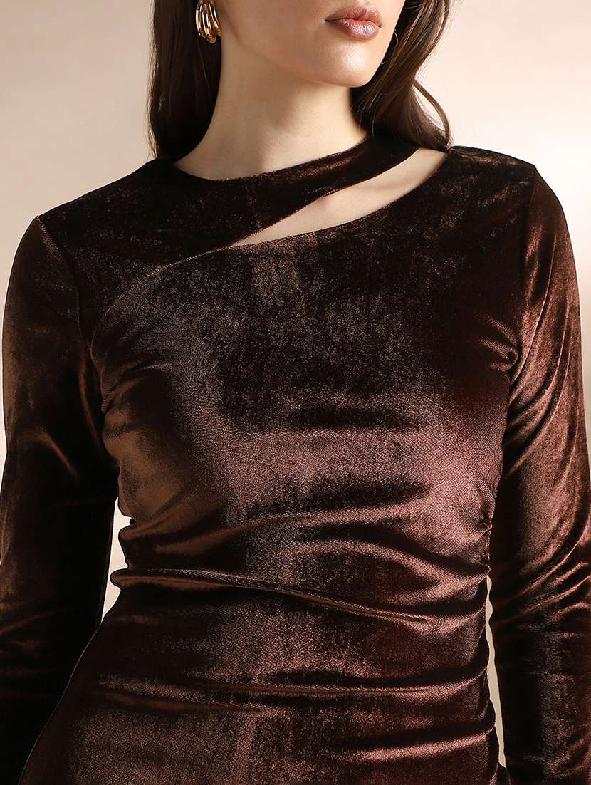 globus women brown round neck long sleeves cut-out detail velvet bodycon party dress - 22052958 -  Standard Image - 4