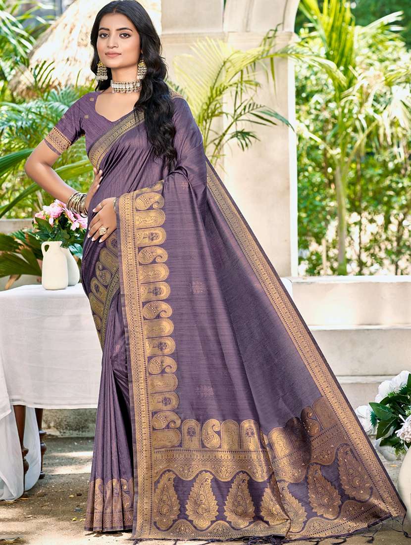 women solid with bordered saree with blouse