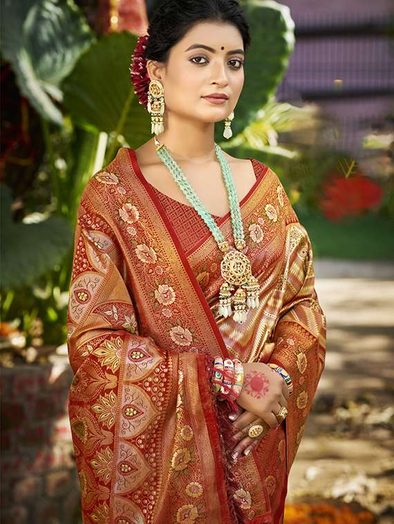 women self design bordered saree with blouse - 22053688 -  Standard Image - 1