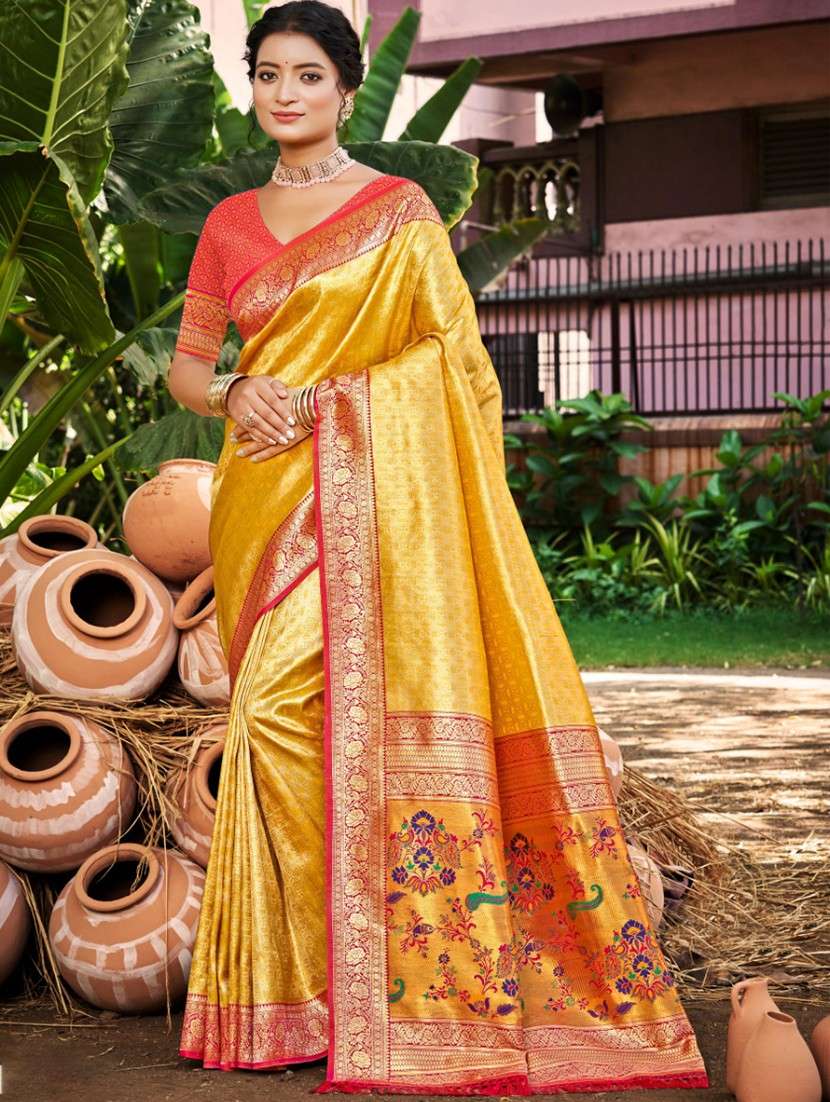 women self design kanjivaram saree with blouse