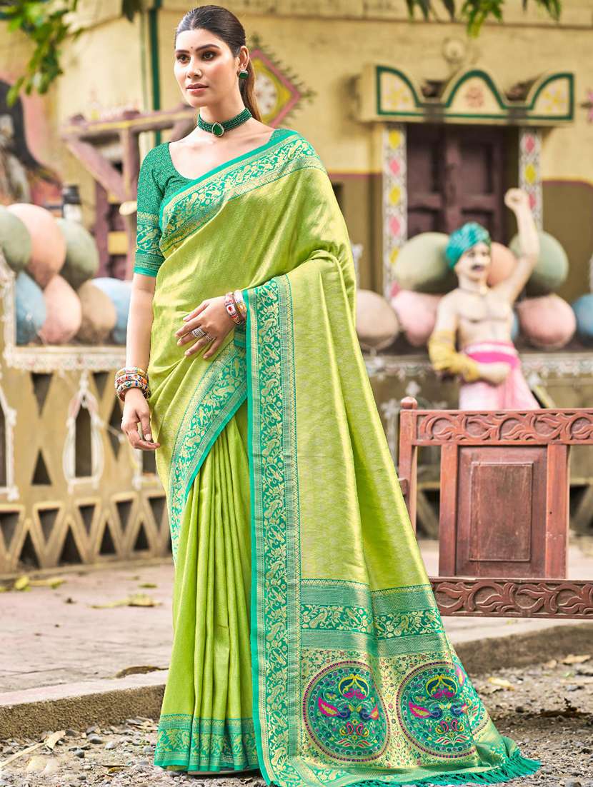 women self design kanjivaram saree with blouse